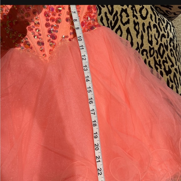 Sherri Hill - Picture 4 of 7